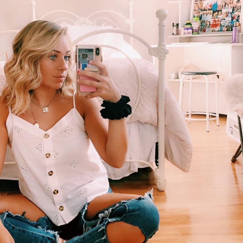 Meet your Posher, Alyssa